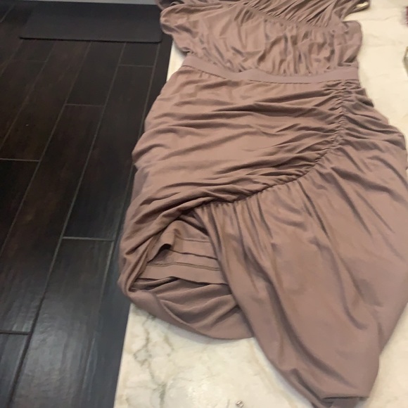 BCBG MAXAZRIA RUCHED SHORT dodycon DRESS - Picture 6 of 6